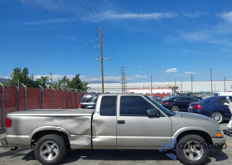 2002 Chevrolet S-10 Ls z USA, uszkodzony, nr VIN 1GCCS19W328176520